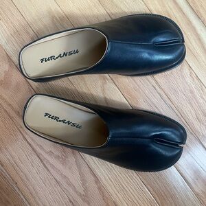 Black Leather Tabi Mules